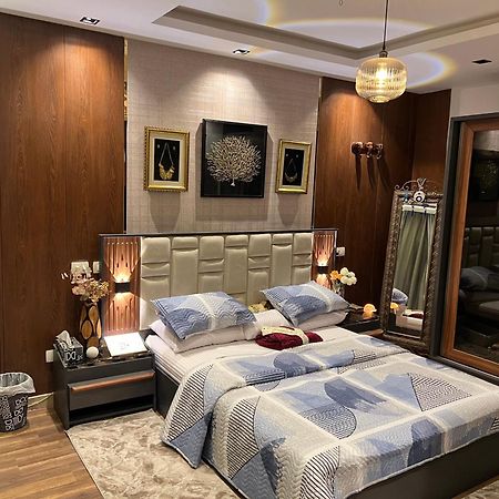 شقه مفروشه فاخره بالقاهره الجديده Lägenhet New Cairo Exteriör bild
